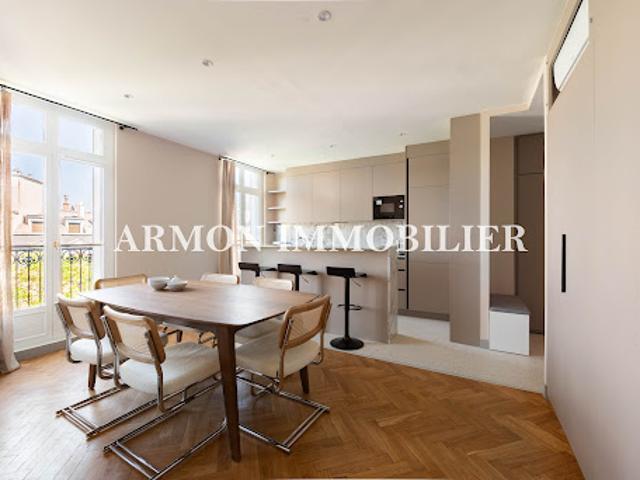 Location Appartement 5 pièces 105 m2 Paris 8ème