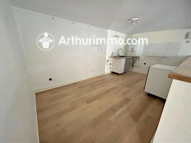 Location Appartement 5 pièces 106 m2 à Saint Didier de Formans