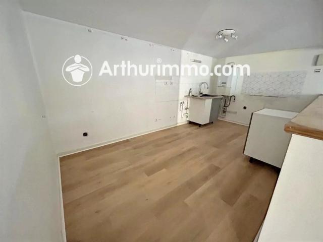 Location Appartement 5 pièces 106 m2 à Saint Didier de Formans