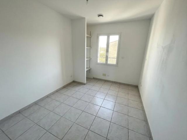 Location appartement 5 pièces, 107.52m², Peyriac de Mer