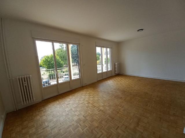 Location Appartement 5 pièces 107m²
