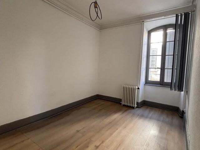 Location Appartement 5 pièces 108m² ALES 30100