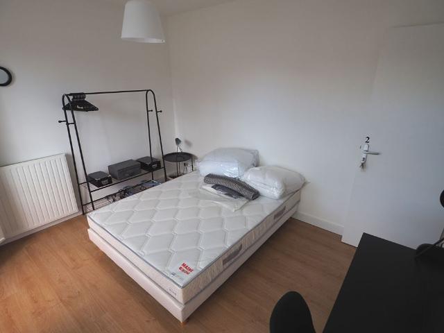 Location Appartement 5 pièces 10m²