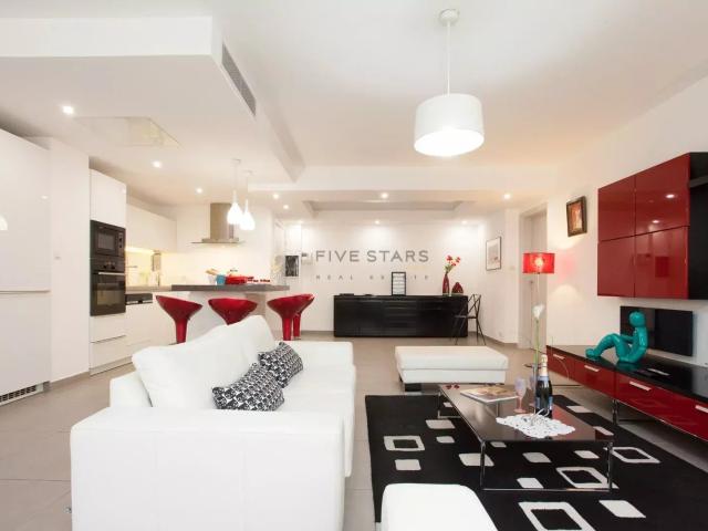 Location Appartement 5 pièces 110m² NICE 06000