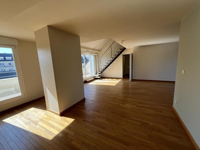Location Appartement 5 pièces 111.98 m2 Caen