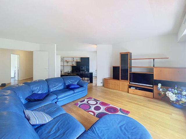Location Appartement 5 pièces 111m²