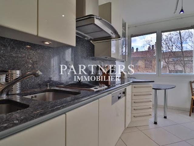 Location Appartement 5 pièces 113.08 m2 Aix en Provence