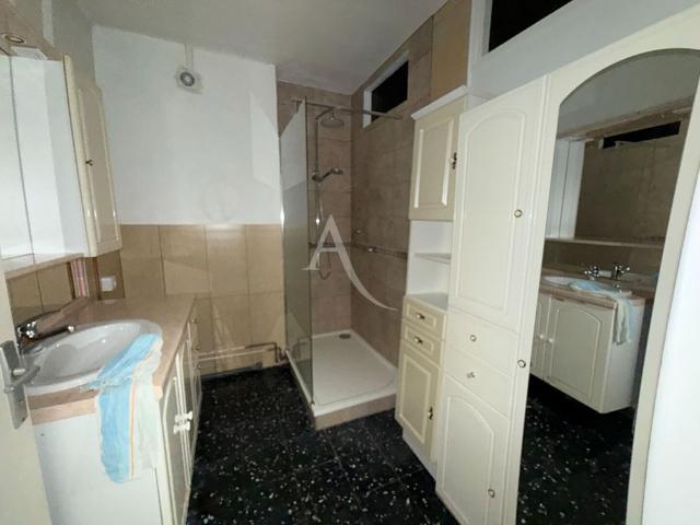 Location Appartement 5 pièces 114m²