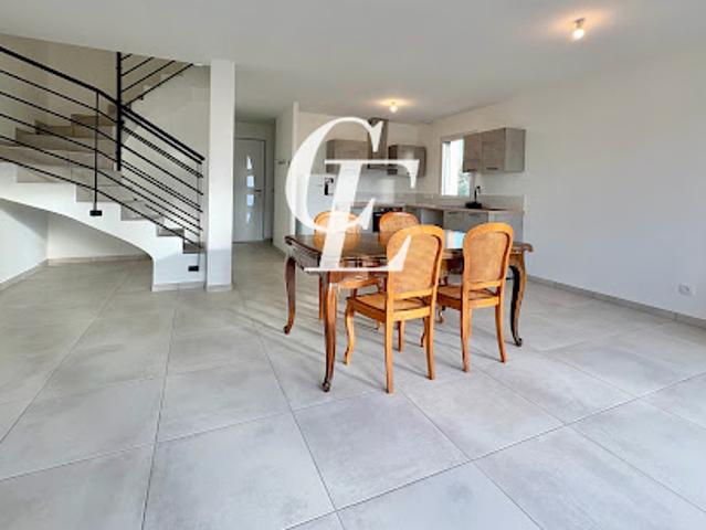 Location Appartement 5 pièces 115 m2 Saint Just Saint Rambert