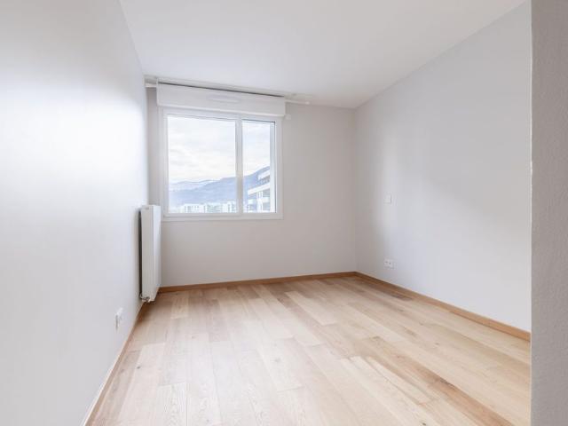 Location Appartement 5 pièces 116m² MEYLAN 38240