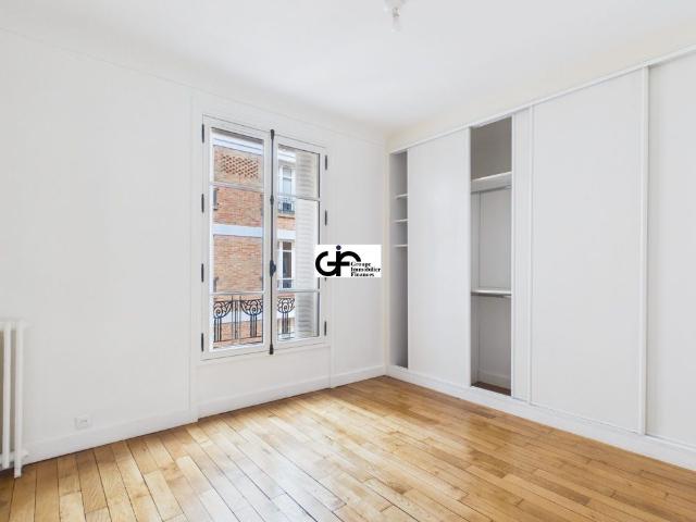Location Appartement 5 pièces 119m² PARIS 16ème