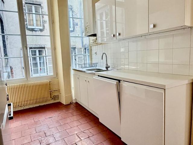 Location Appartement 5 pièces 122m² CLERMONT FERRAND 63000