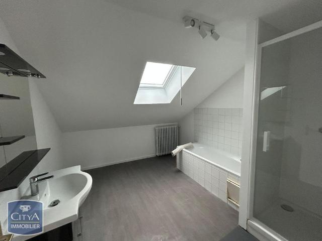 Location Appartement 5 pièces 123m² LE BLANC 36300