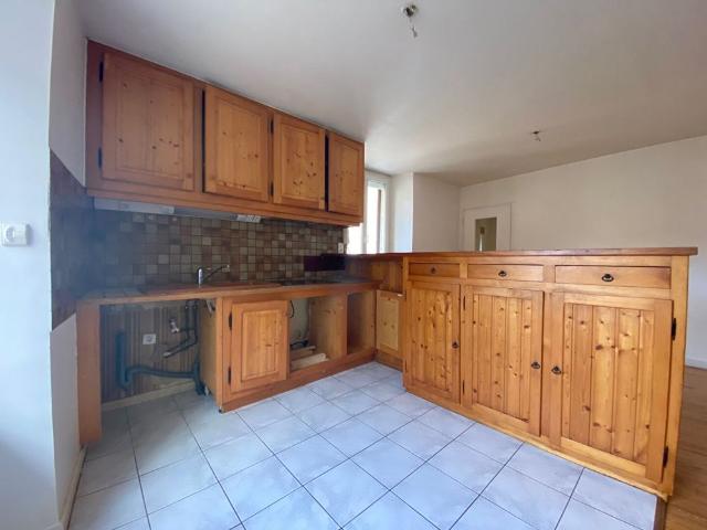 Location Appartement 5 pièces 124m² ORNANS 25290
