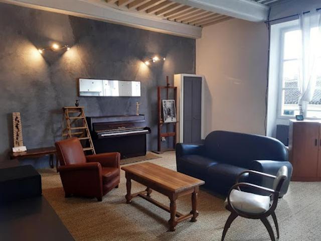 Location Appartement 5 pièces 130 m2 Cluny