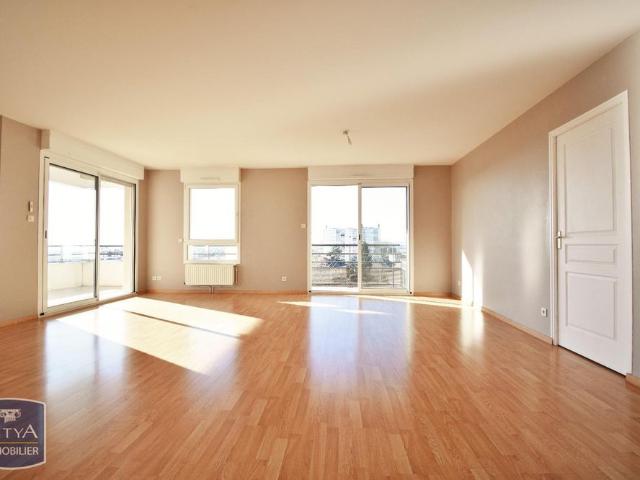 Location Appartement 5 pièces 130m² LE MANS 72000