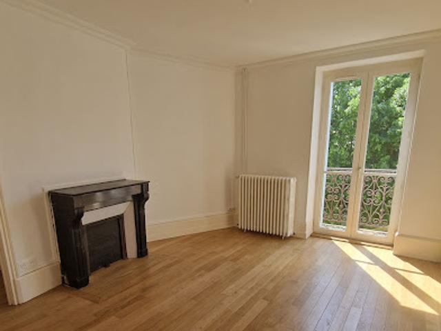 Location Appartement 5 pièces 131.2 m2 Nevers