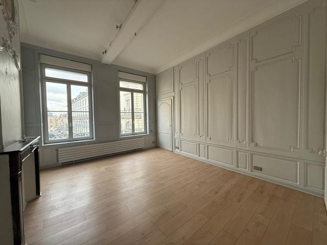 Appartement 5 pièces Saint Omer 136.00m² 990€ à louer
