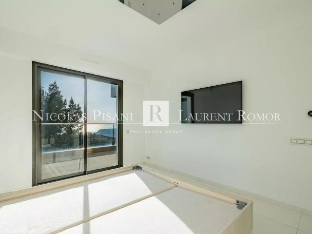 Location Appartement 5 pièces 138m² NICE 06300