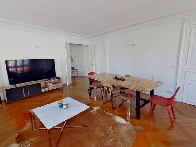Location Appartement 5 pièces 140m²