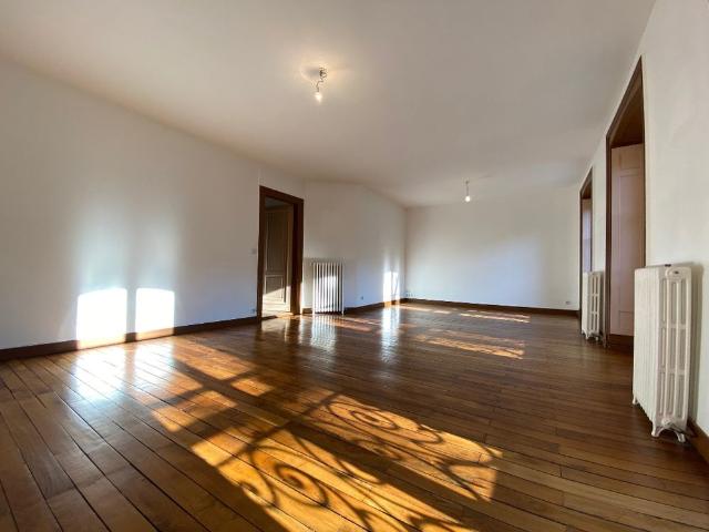 Location Appartement 5 pièces 142m² BESANCON 25000
