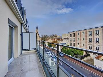 Location Appartement 5 pièces 143.94 m2 Le Vésinet