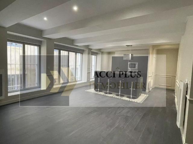 Location Appartement 5 pièces 152m² NIMES 30000
