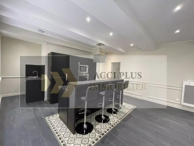Location Appartement 5 pièces 152m² NIMES 30000