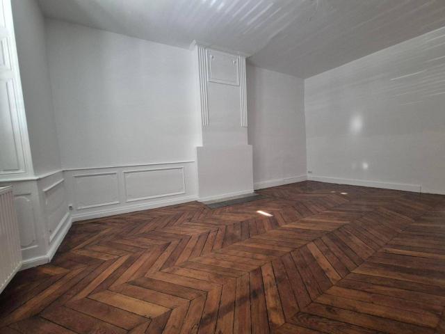 Location appartement 5 pièces 153.77 m² à Mâcon 71000 4 880 €