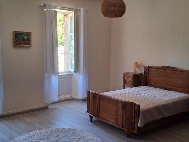 Location Appartement 5 pièces 157m² ST LAURENT D ARCE 33240