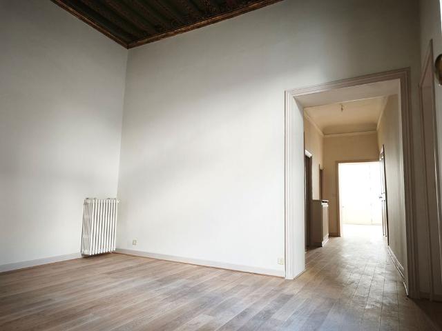 Location Appartement 5 pièces 160m² AVIGNON 84000