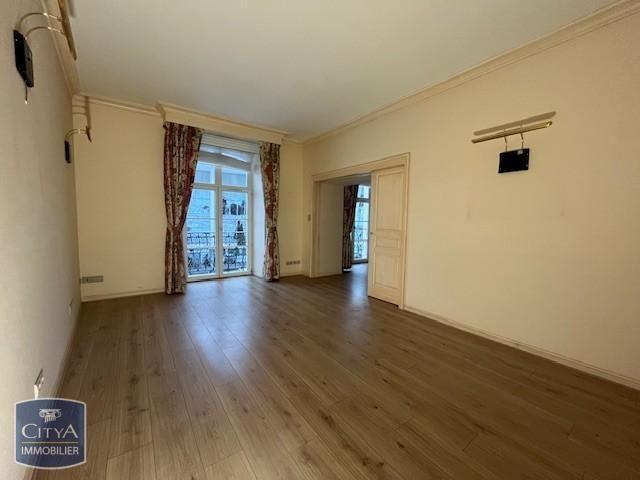 Location Appartement 5 pièces 160m² CAMBRAI 59400