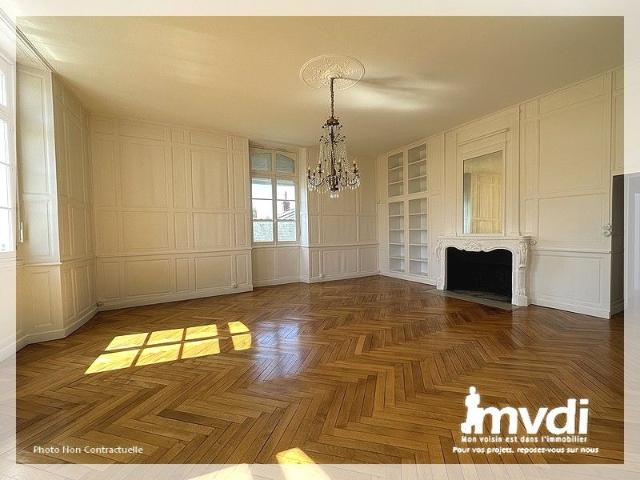 Location Appartement 5 pièces 166m²