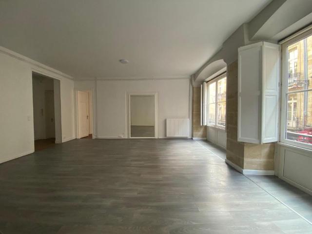 Location Appartement 5 pièces 167m² BORDEAUX 33000