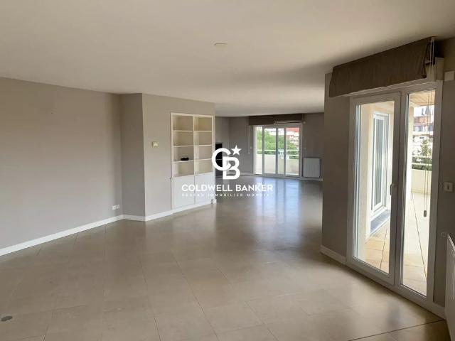Location Appartement 5 pièces 177m² ANNEMASSE 74100