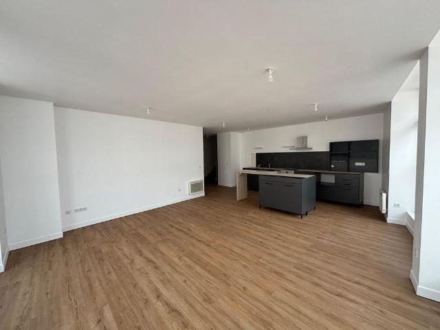 Location Appartement 5 pièces 181m² CHERBOURG EN COTENTIN 50100
