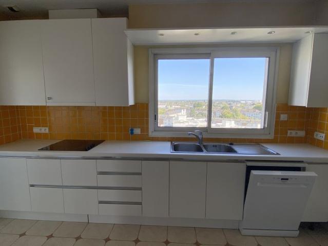 Location Appartement 5 pièces 196m² ANGERS 49100