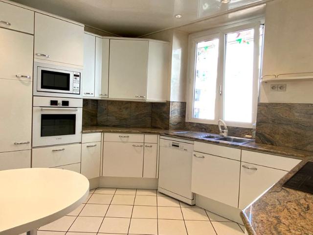 Location Appartement 5 pièces 214m²