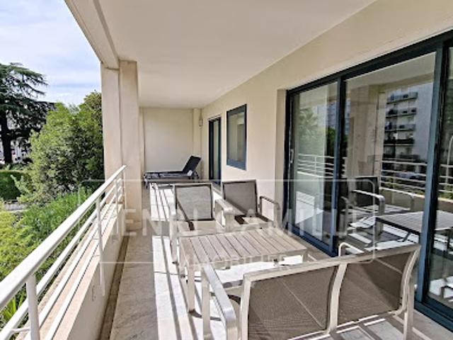 Location Appartement 5 pièces 250 m2 Cannes