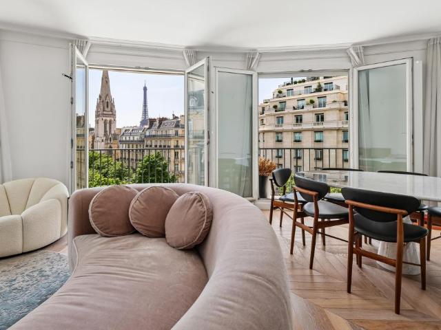 Location Appartement 5 pièces Meublé 130m² PARIS 8ème