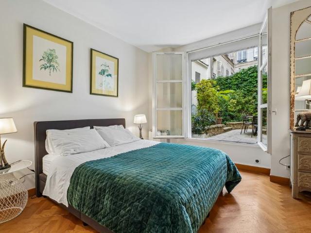 Location Appartement 5 pièces Meublé 193m² PARIS 8ème