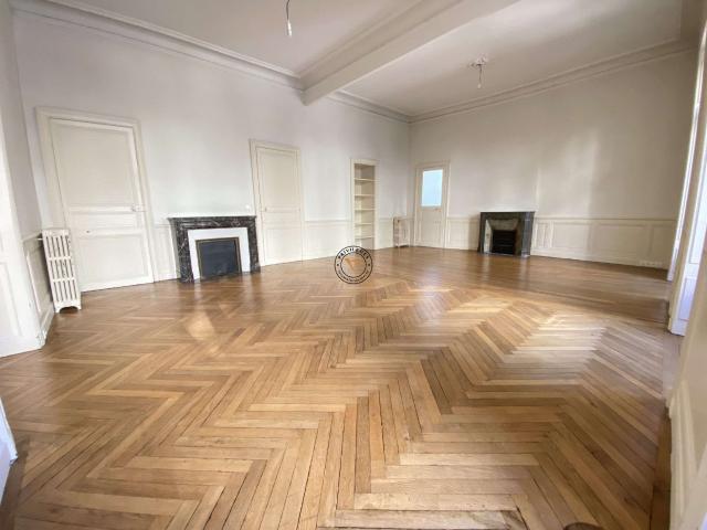 Location appartement 5 pièces Nantes Centre Ville 44