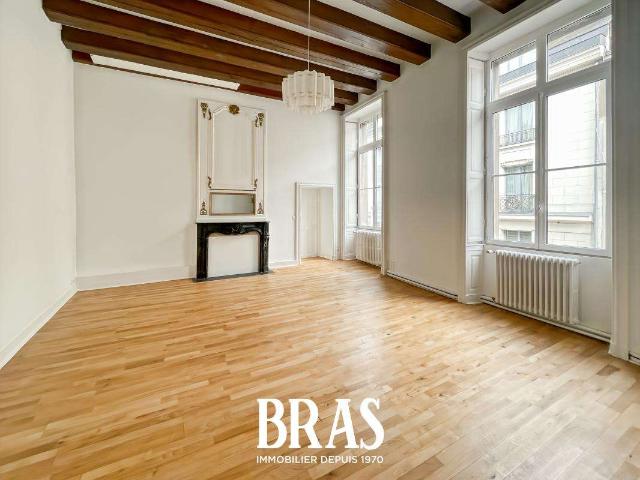 Location appartement 5 pièces Nantes Centre Ville 44