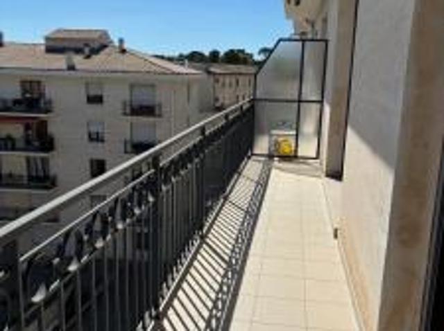 location appartement 5 rue d'albenas 1 pièce 33 m2 gard 30900 490 €
