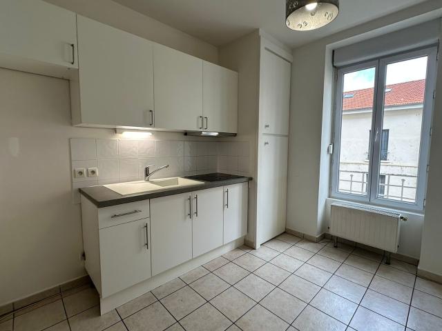Location appartement, 63.54 m² T 3 à Lyon 7, 992 €