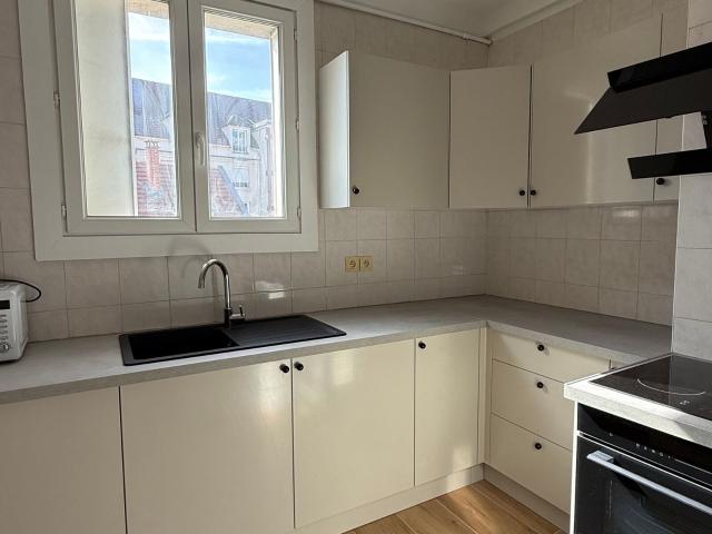 Location appartement, 63.98 m² T 3 à Compiègne, 895 €