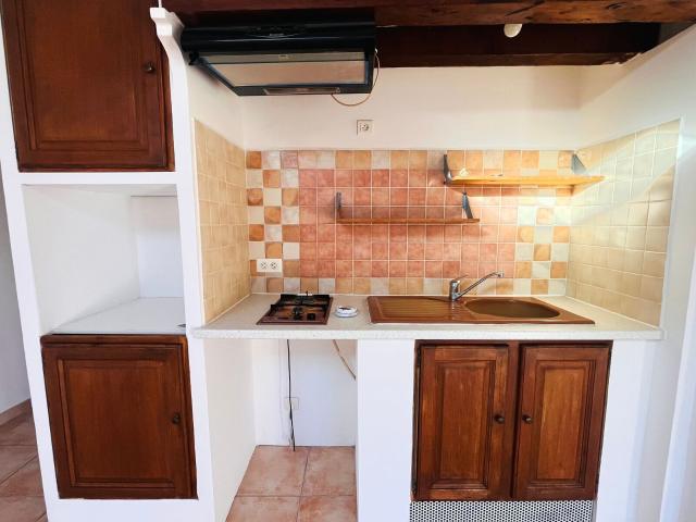 Location appartement, 63.34 m² T 3 à Aups, 580 €