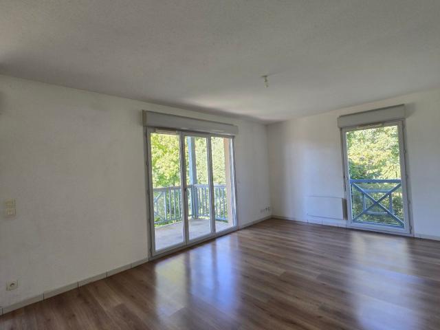 Location appartement, 60.21 m² T 3 à Lesparre Médoc, 695 €