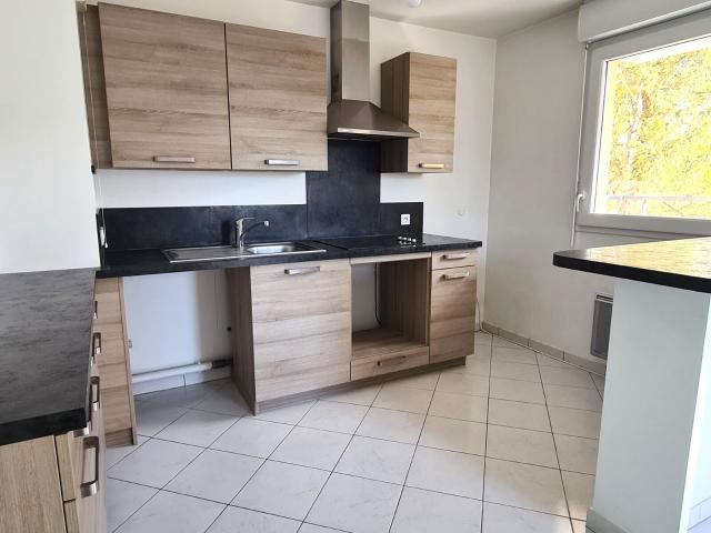 Location appartement, 61.64 m² T 3 à Viry Châtillon, 1 150 €