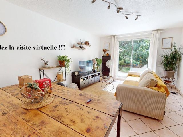 Location appartement, 61.05 m² T 2 à Hyères, 900 €